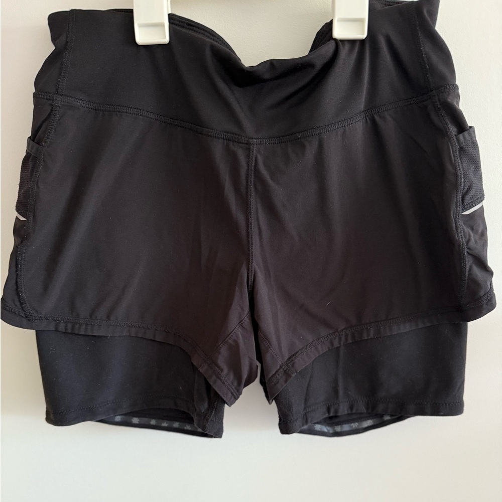 Athleta Black 2 in 1 Short Size Small